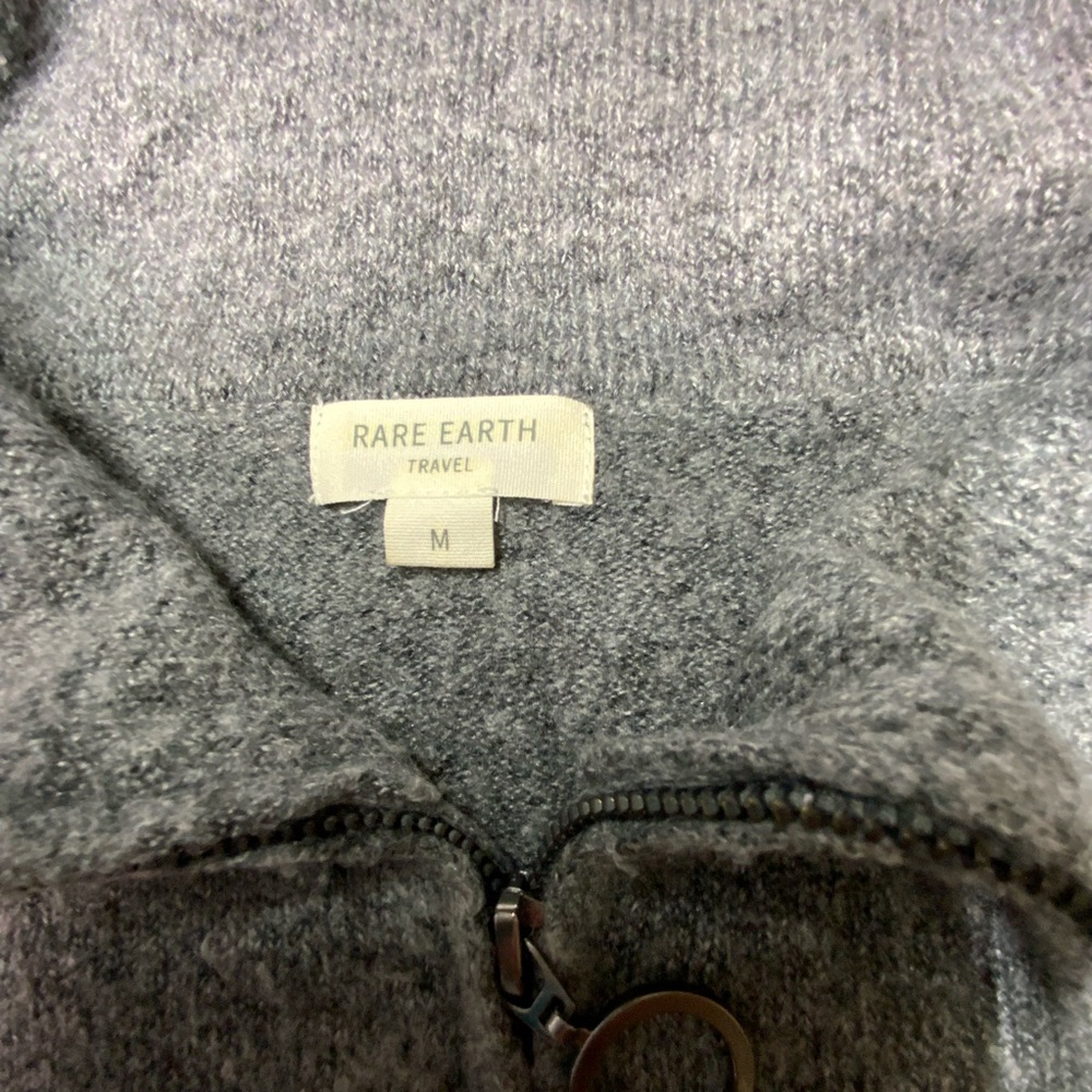 Rare Earth Travel Sweater • Heather Gray • Men’s Medium • Soft Fuzzy Knit - Picture 3 of 6